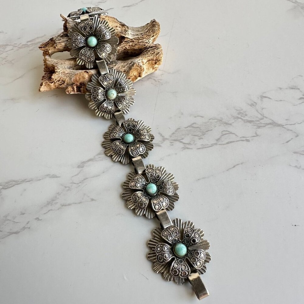 Vintage Floral Silvertone Bracelet With Turquoise Colored Stones 7"